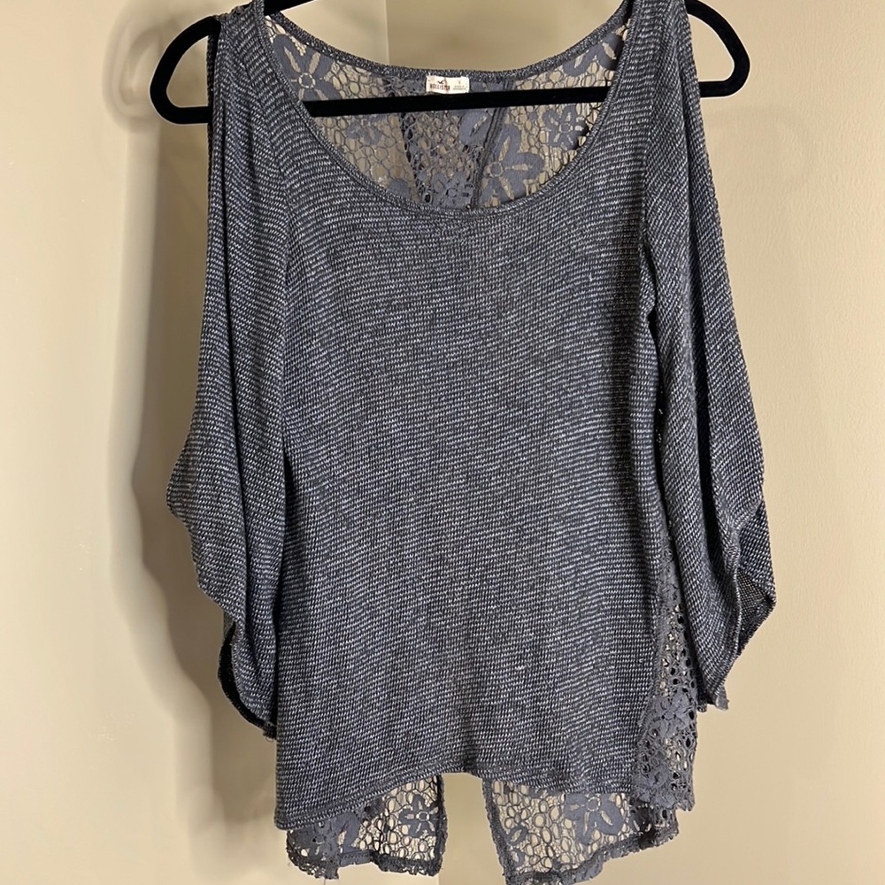 Hollister Cold Shoulder Open Back Lightweight Sweater Size Small
